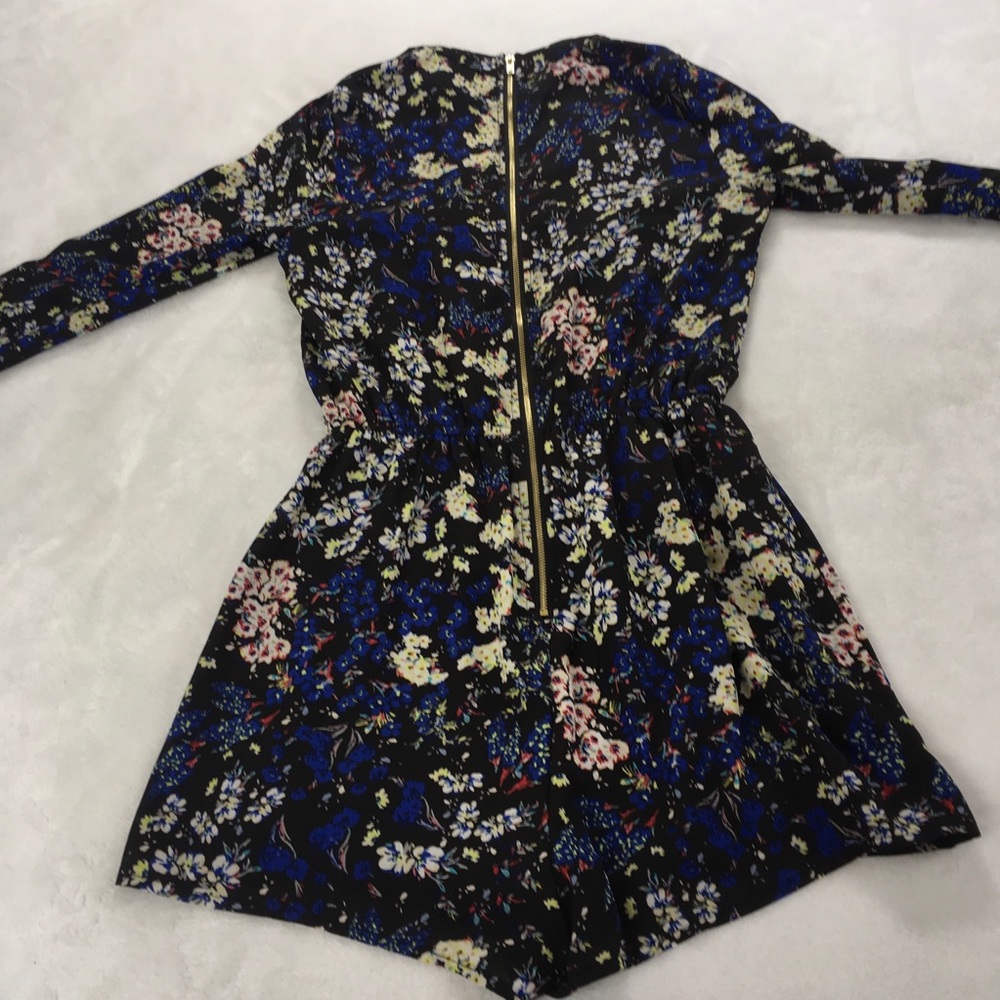 Material Girl Floral Romper Slit Sleeves Size S - Picture 6 of 7
